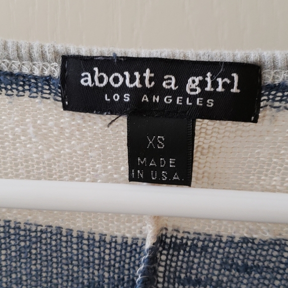 Blue/cream stripe batwing sweater - Picture 2 of 3